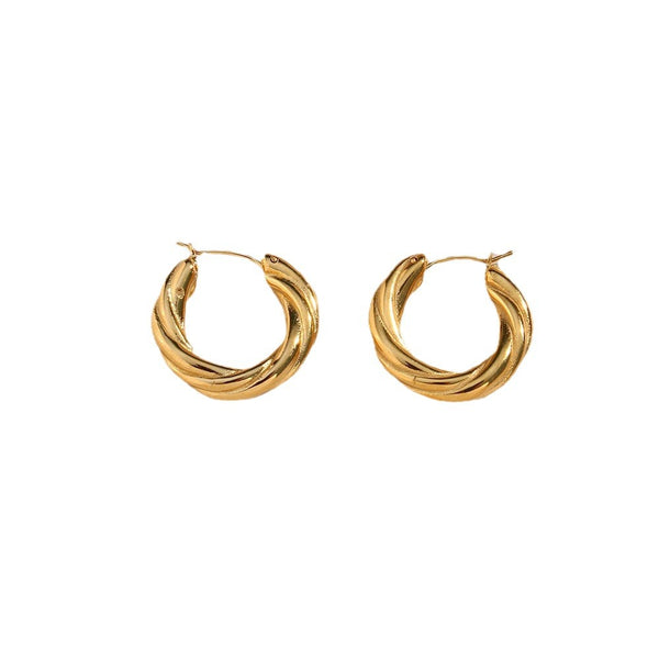 Denisse tvinnede hoops