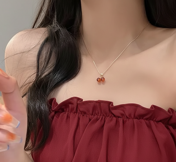 Rødt kirsebær anheng kragekjede for damer